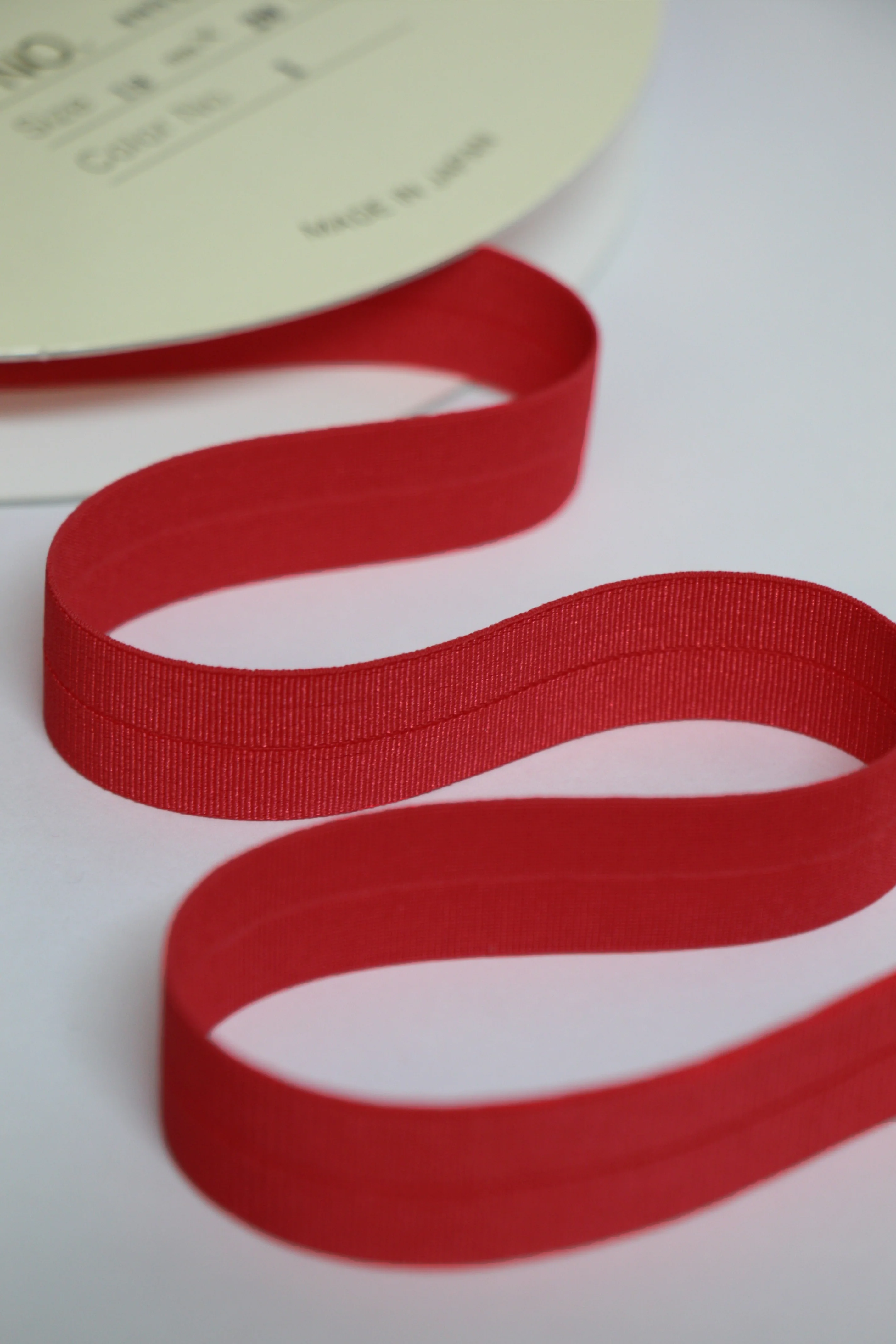 24mm Stretch Fold-Over Binding - Real Red - Image 2