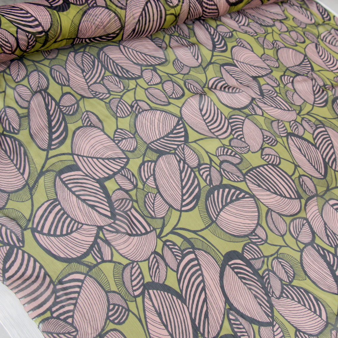 Acido Rosa Crinkle Chiffon - Image 4