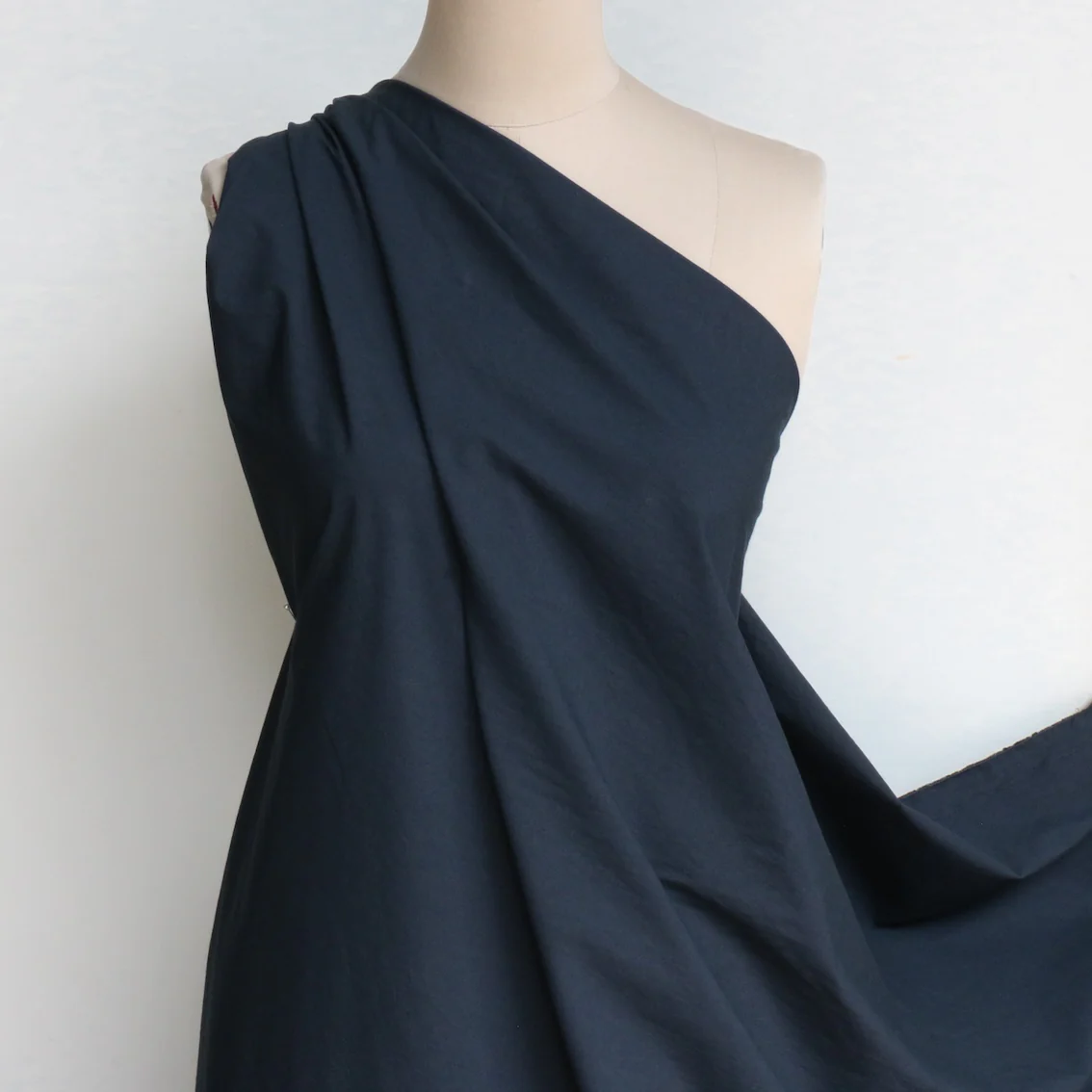 Akira Poplin Navy - Typewriter Cotton - Washer Finish - Image 3