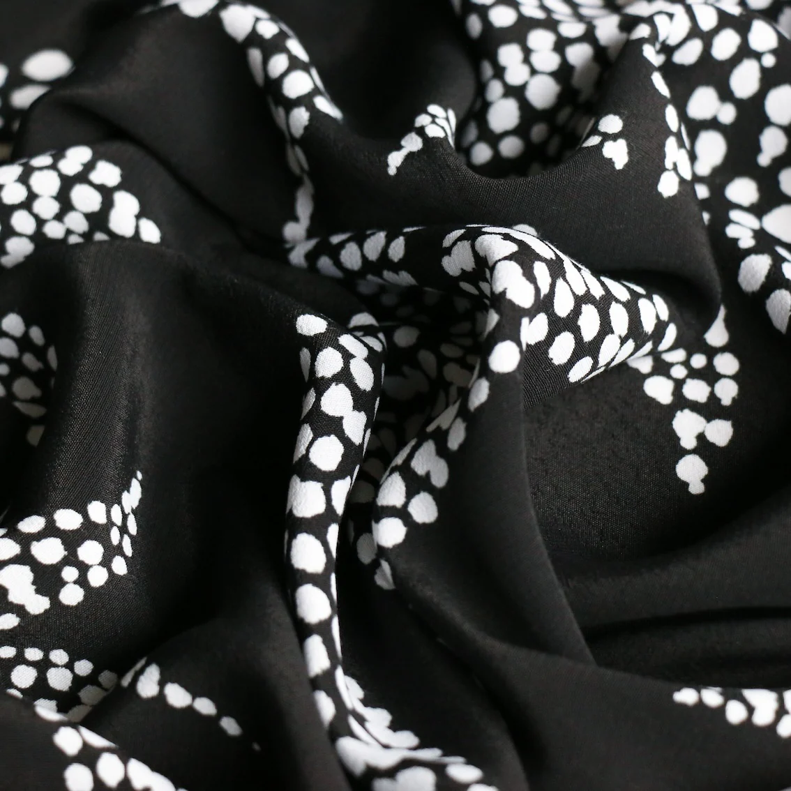Alba Dots Viscose - Image 2