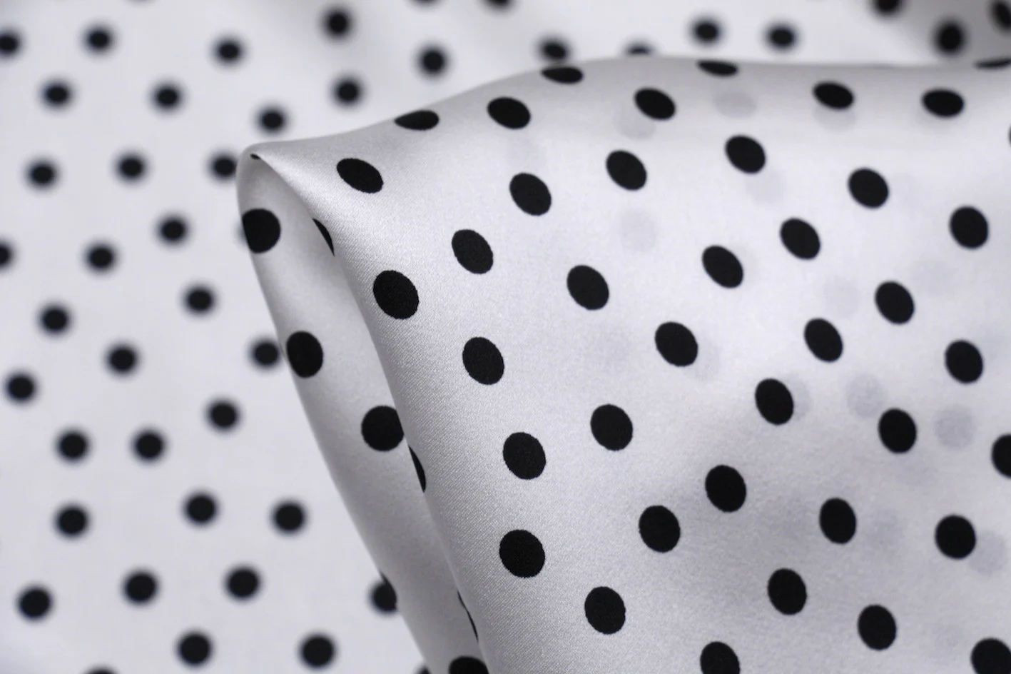 Alba Spot Satin