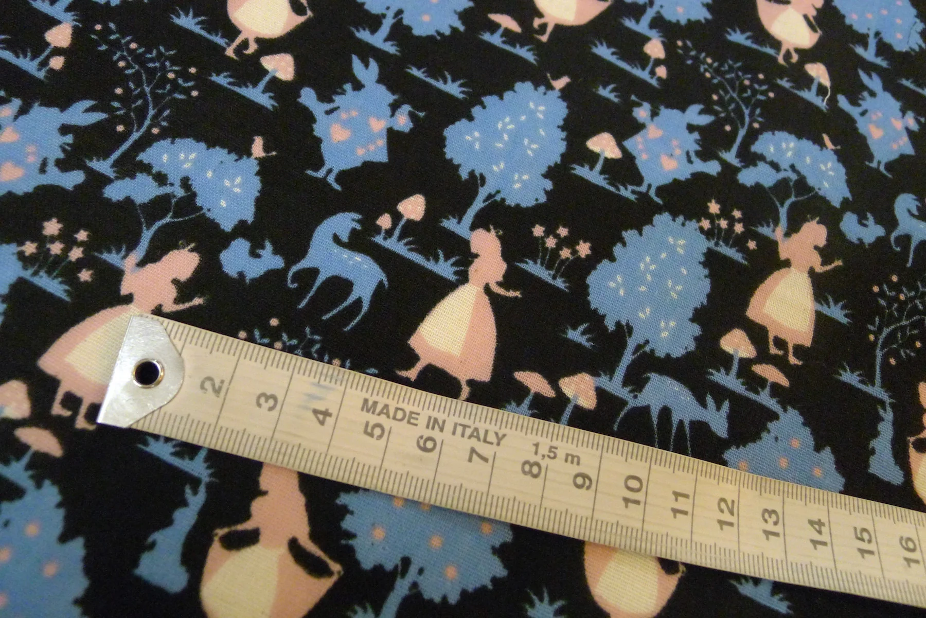Alice in Wonderland Black - Image 3