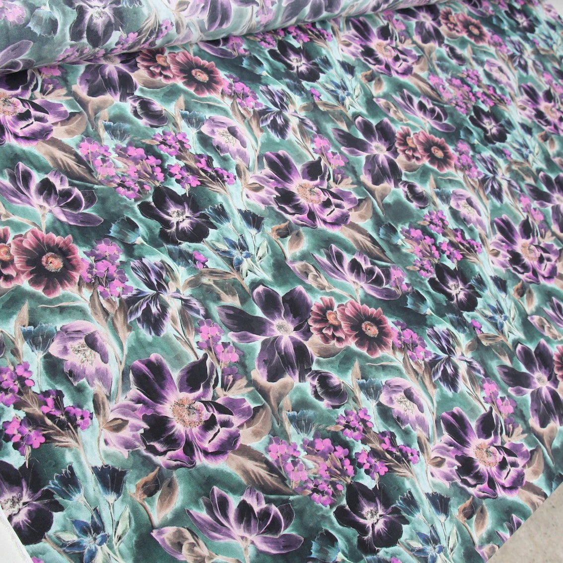 Amethyst Garden C.D.C - Image 5
