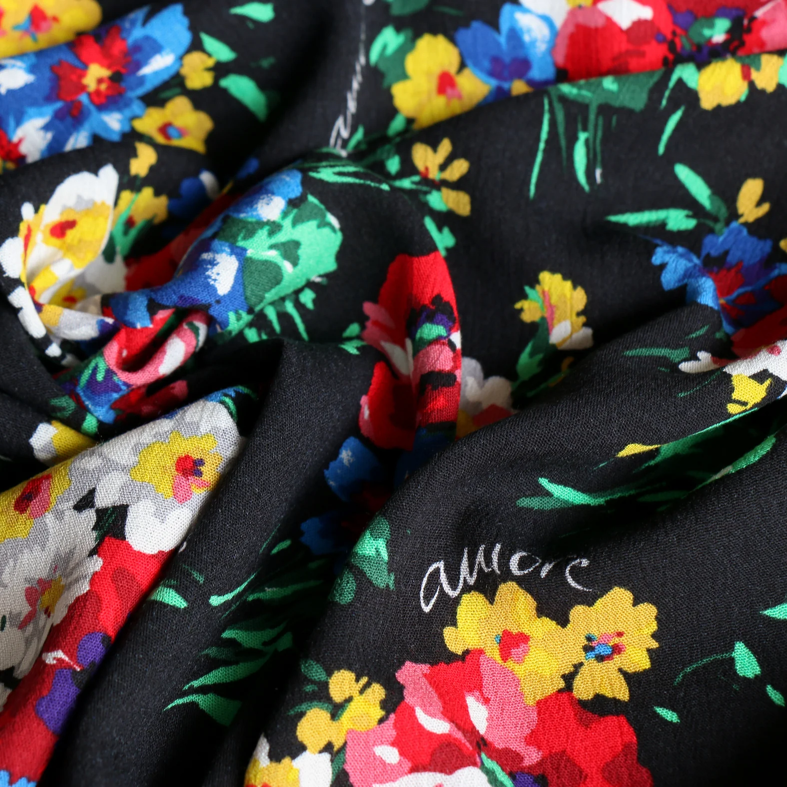 Amore Mio Viscose Crinkle Crepe - Image 2