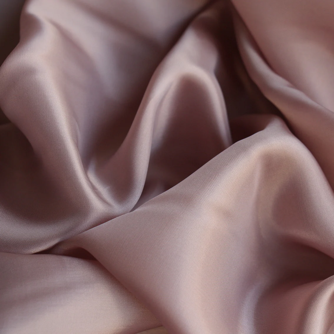 Antique Rayon Lining (120cm wide) - Image 2