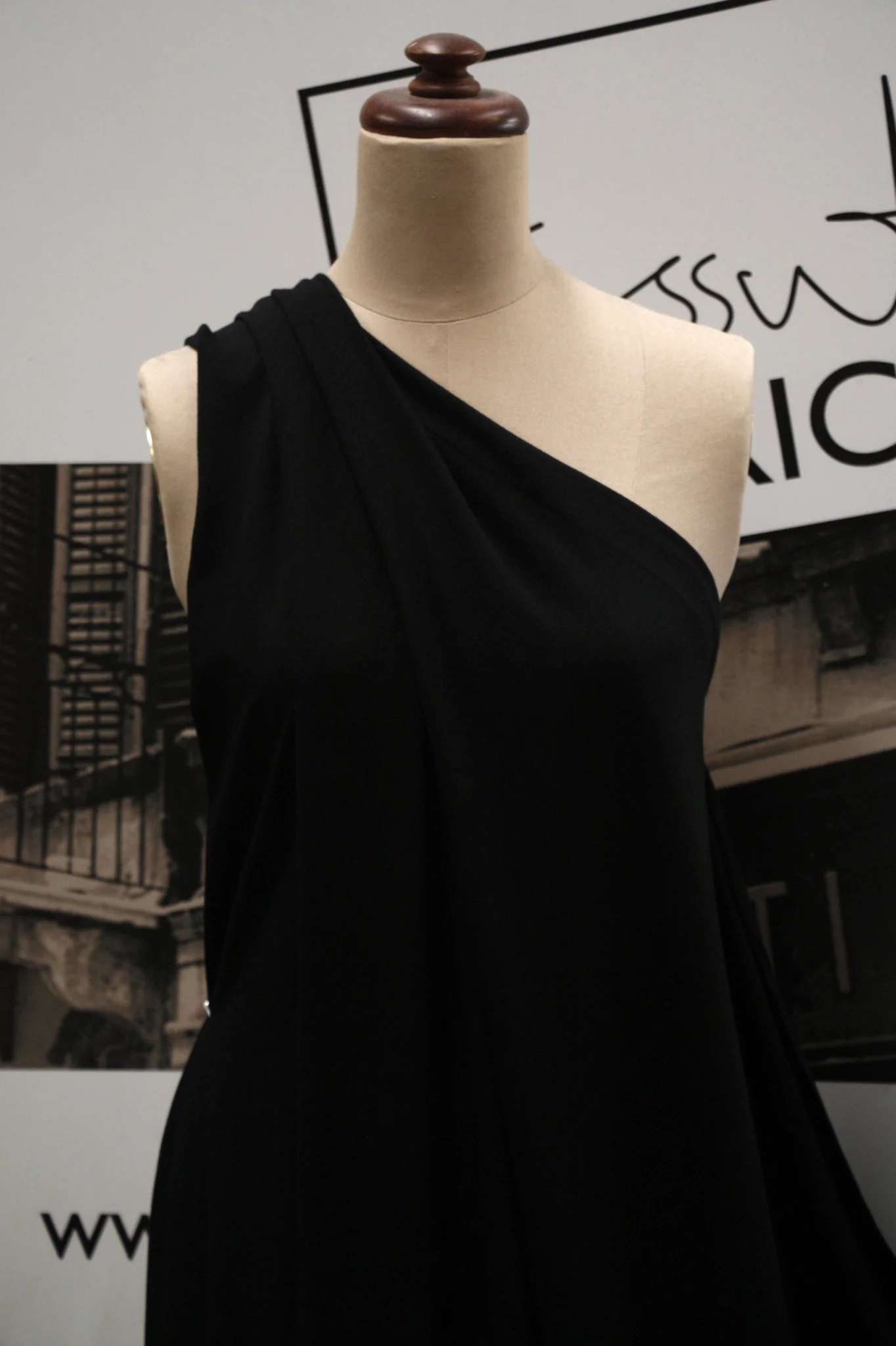 Antou Ebony Jersey - Image 3