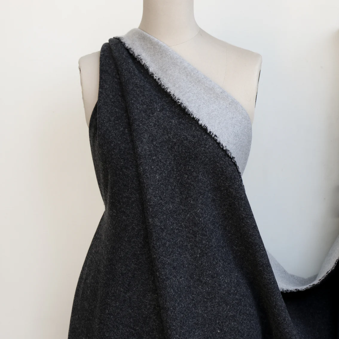 Argento/Grigio Double Faced Coating - Image 5