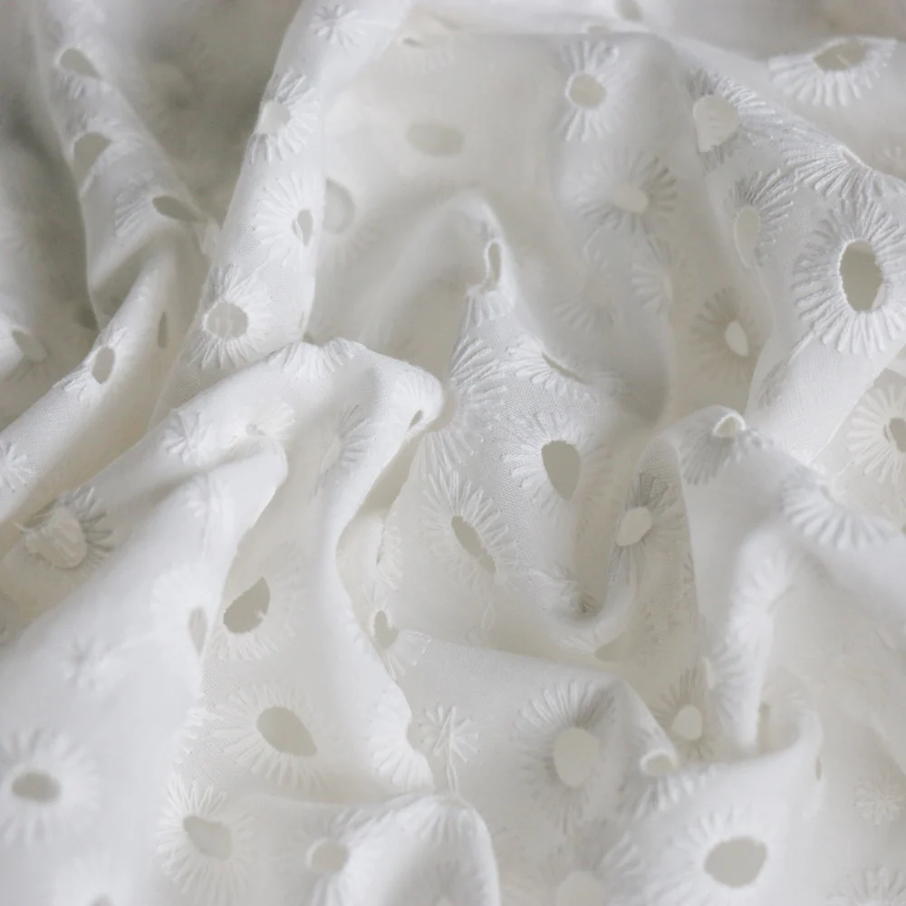 Avola Ivory Broderie Anglaise - Image 2