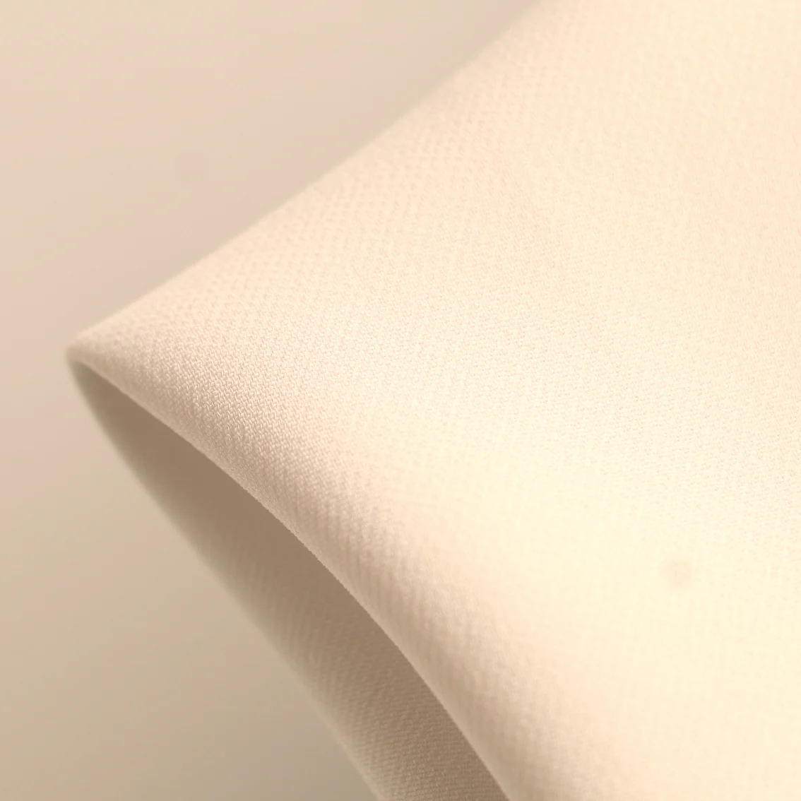 Avorio Pearl Cady Crepe