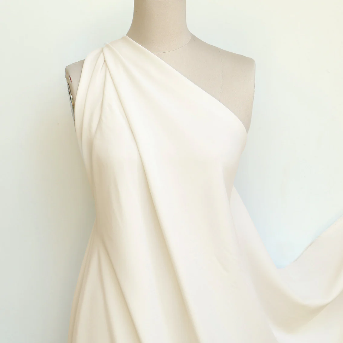 Avorio Pearl Cady Crepe - Image 3