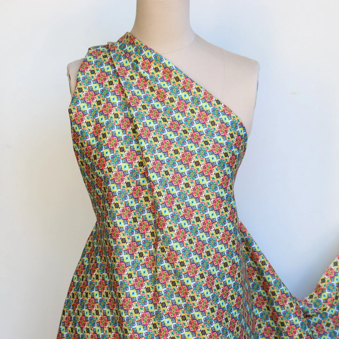 Aziza Mosaic Printed Linen - Image 4