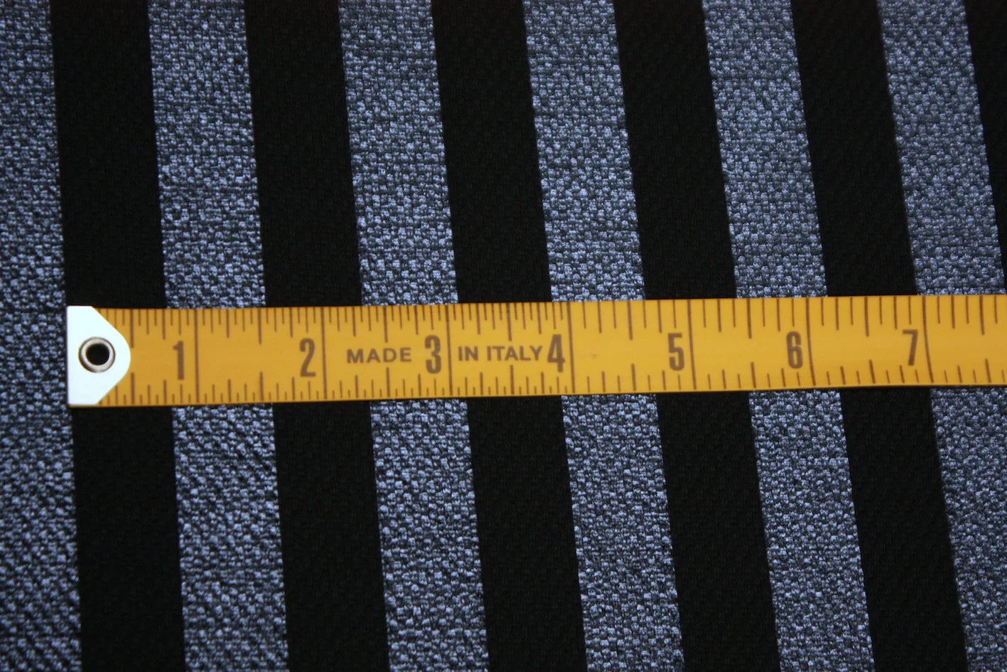 Bar Black & Blue - Image 2