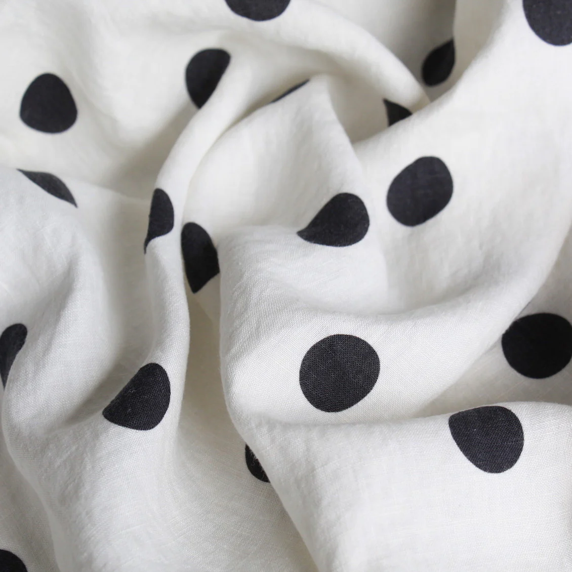 Bedford Big Spot Washed Linen - Image 2