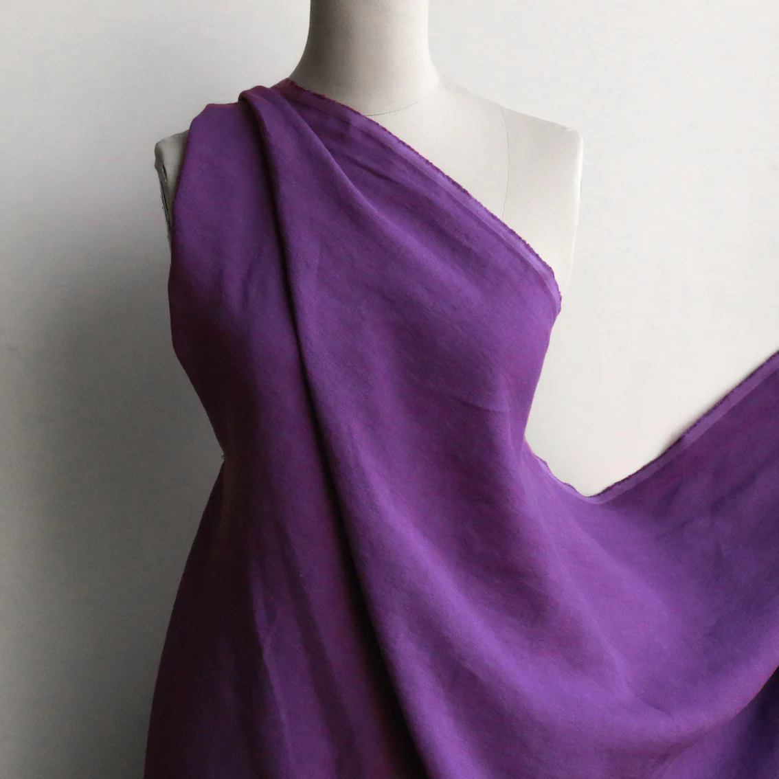 Bedford Violet Washed Linen - Image 3
