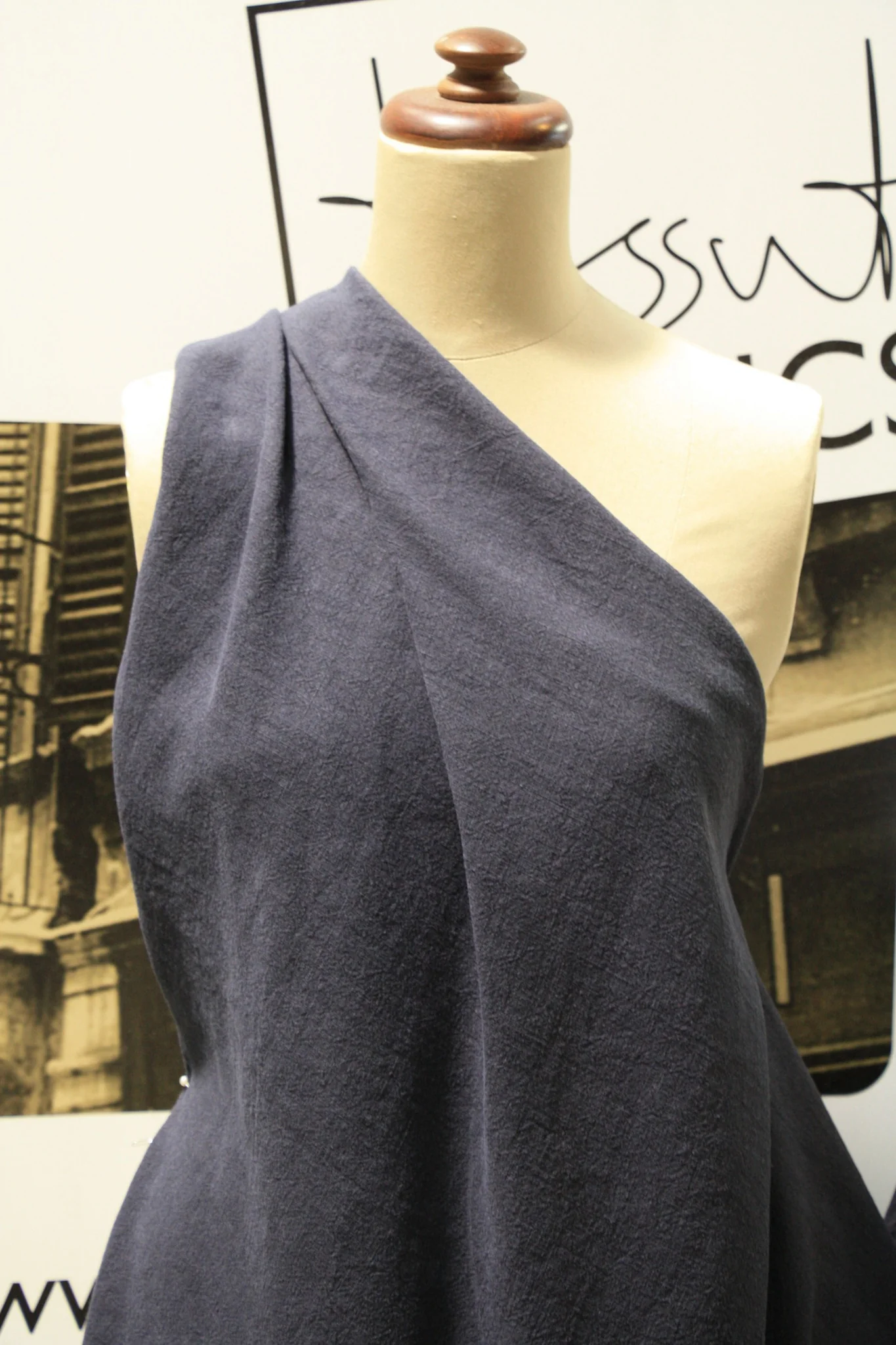 Belfast Navy - Vintage Washed Linen - Image 3