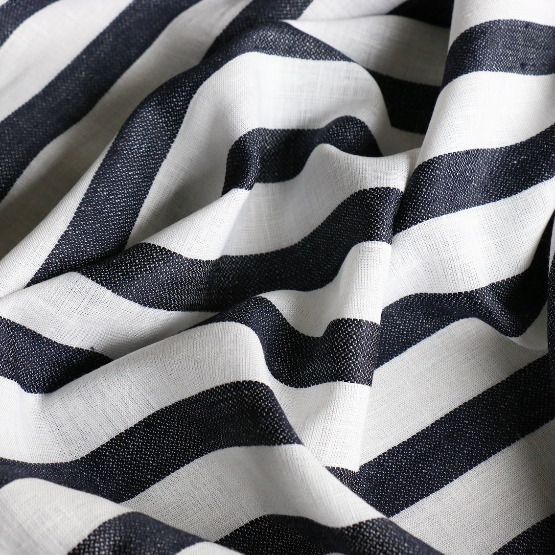 Bella Vita Navy Linen - Image 2