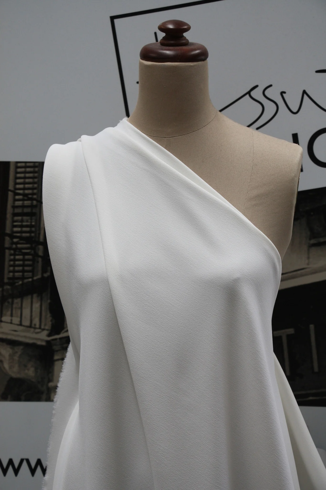 Bianco Crepe - Image 4