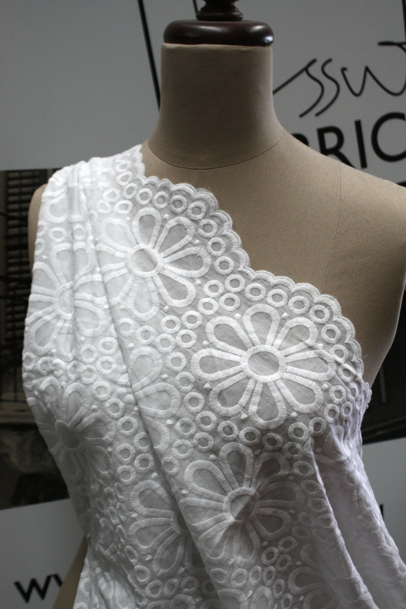 Big White Daisy - Image 6