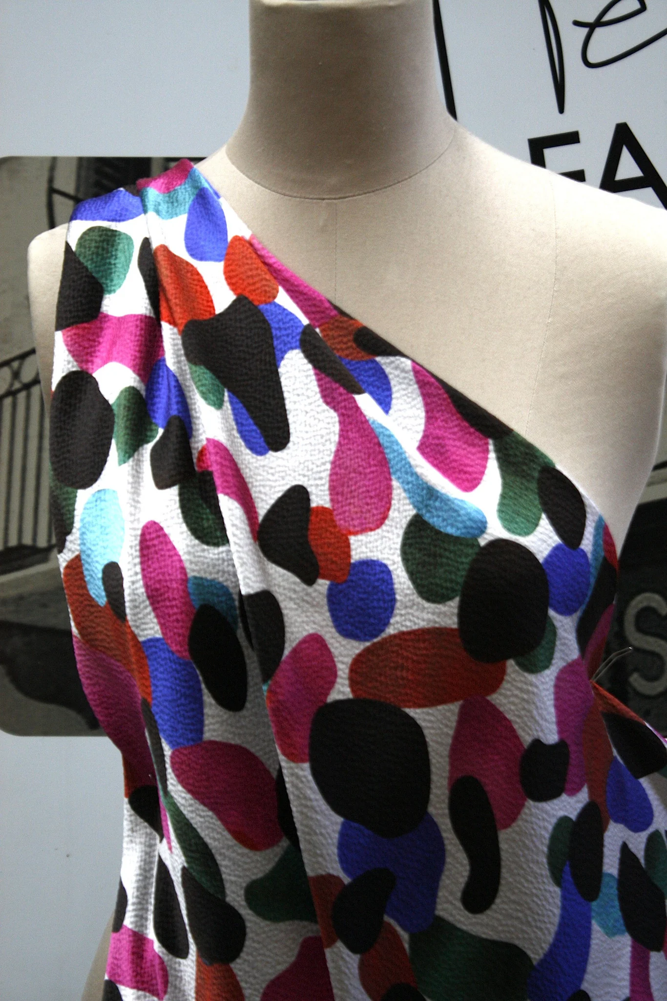 Bite Sized Colours - Image 3
