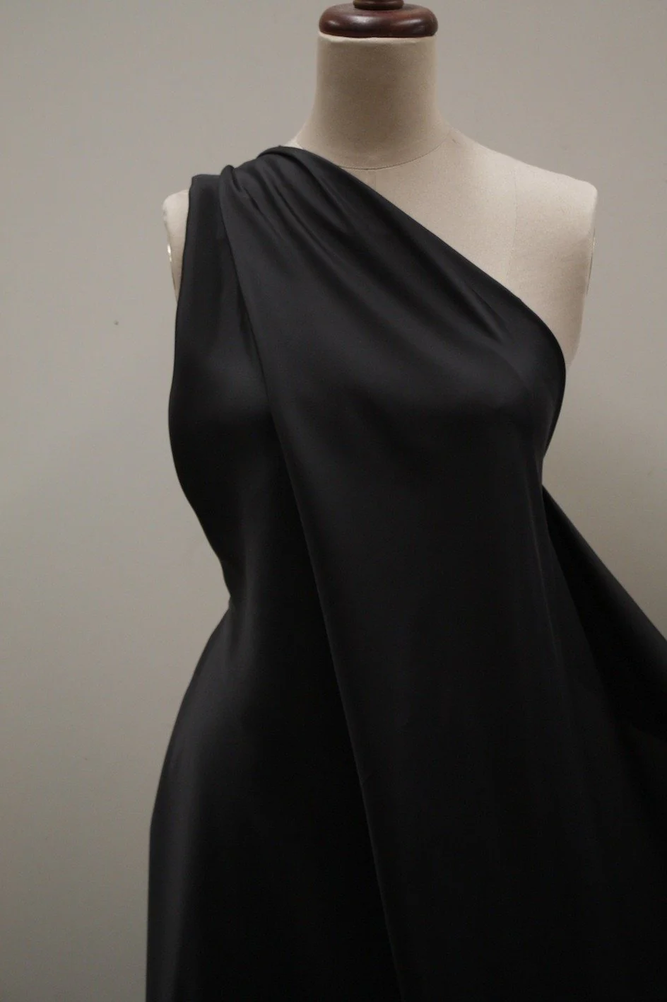 Black Rayon Lining (120cm wide) - Image 2