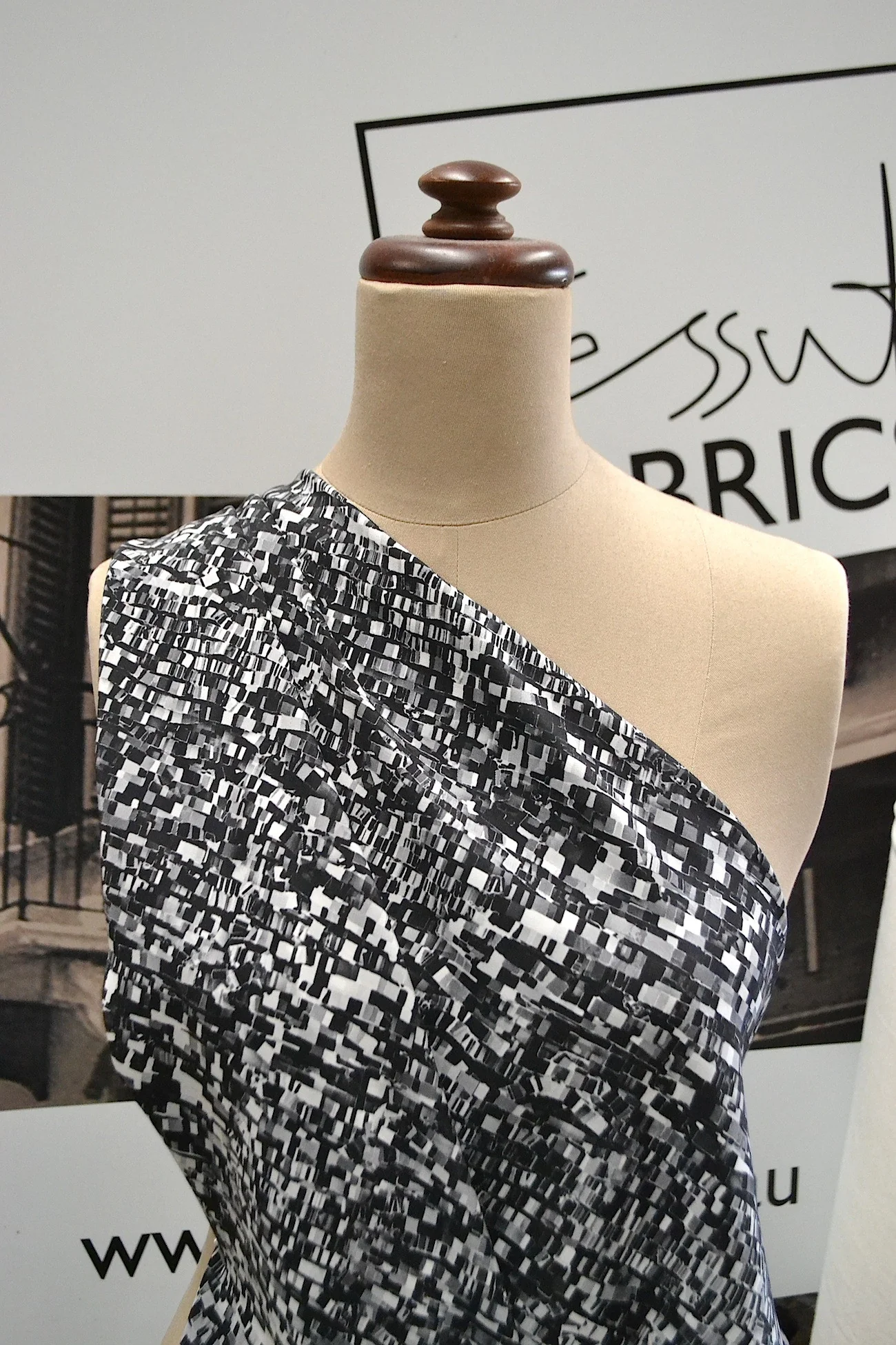 Black Bits & Pieces - Image 5