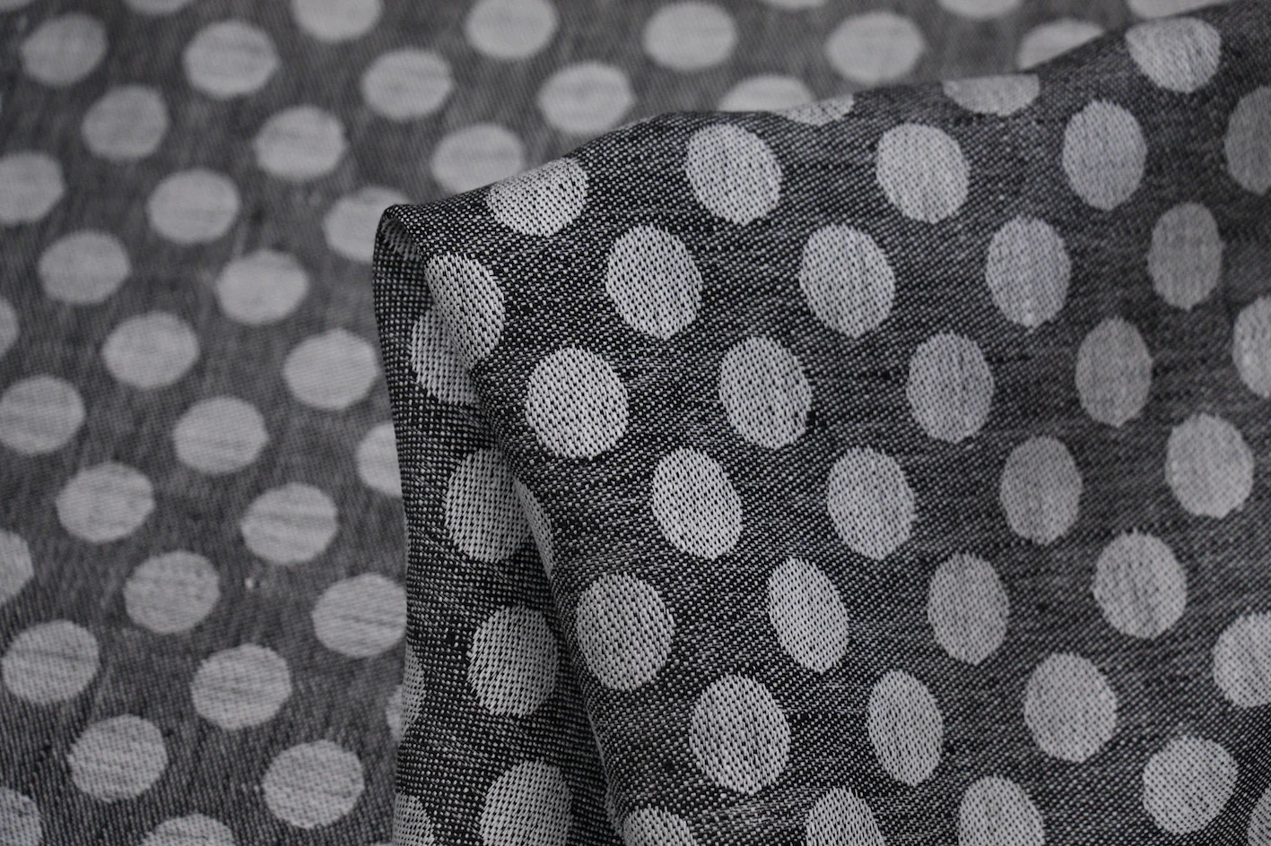 Black Lito Spot Linen