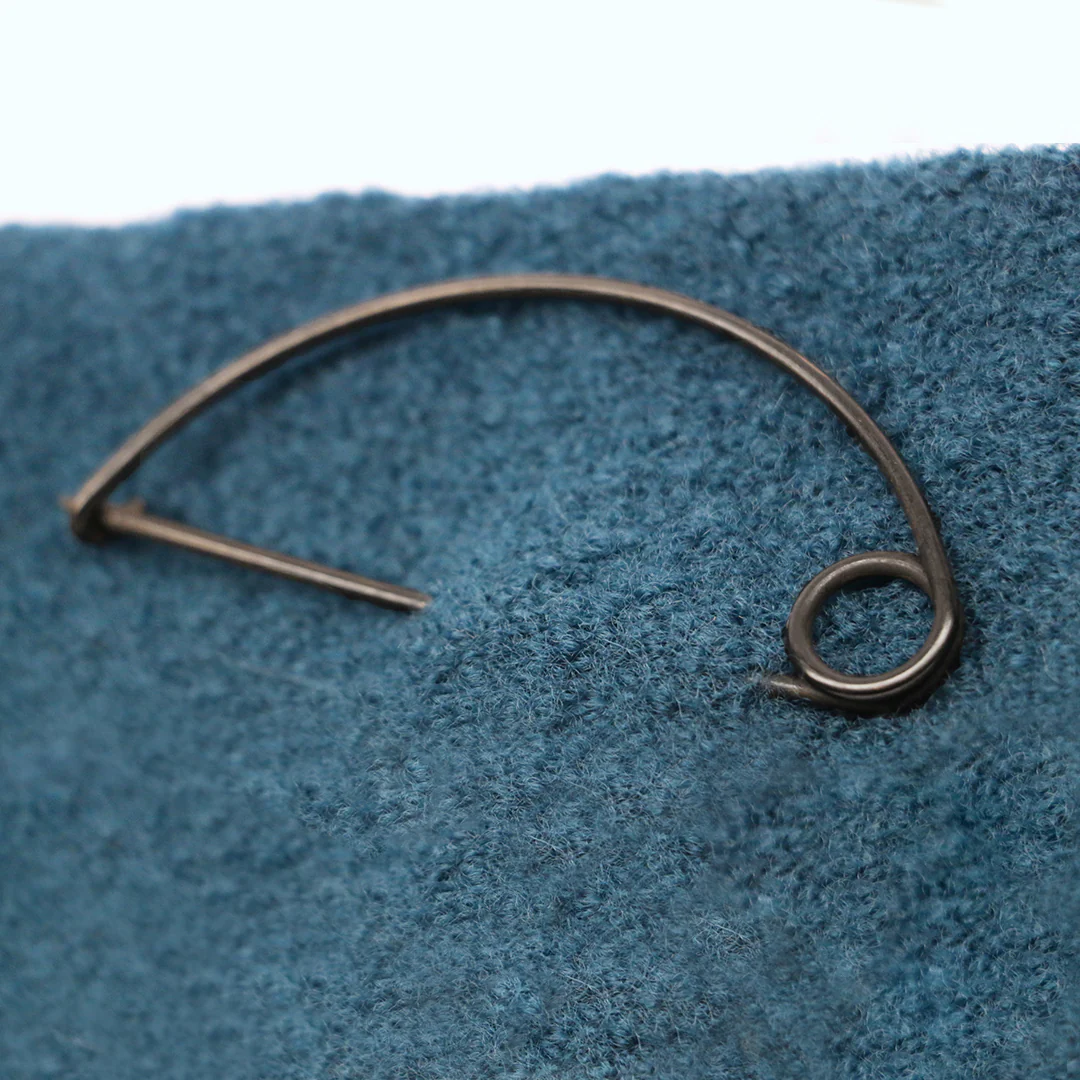 Black Nickel Curved Pin - 6cm - Image 3