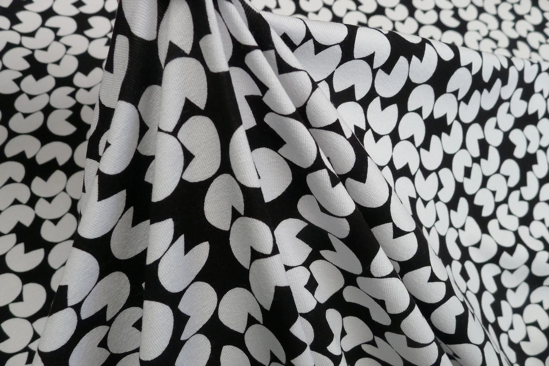 Black Petal Print - Image 5
