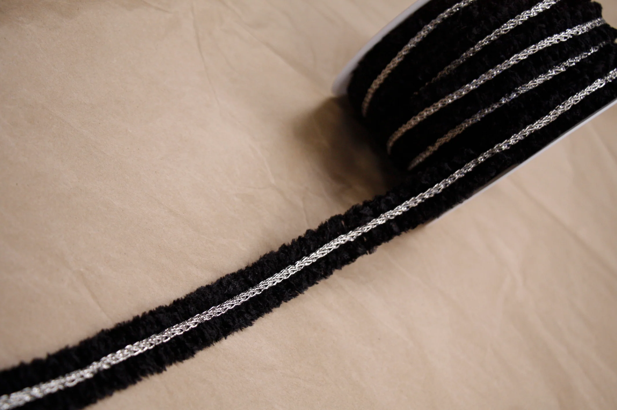 Black/Silver Chain Braid Trim - Image 4