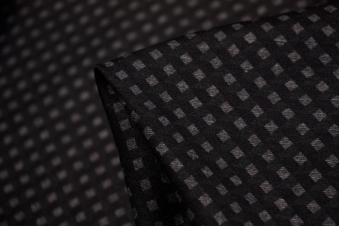 Black Trellis Ponti