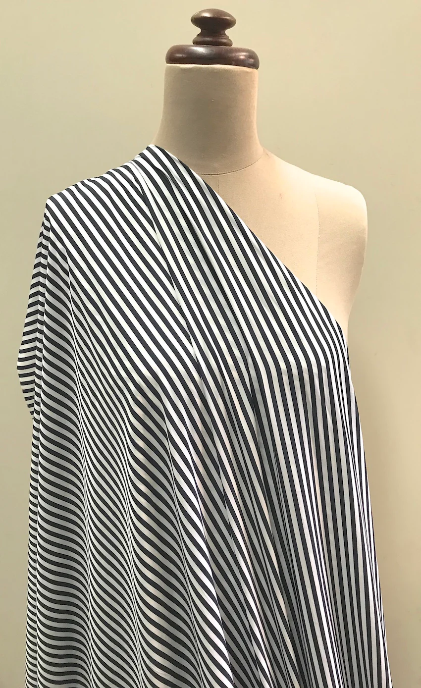 Black & White Liner - Image 5