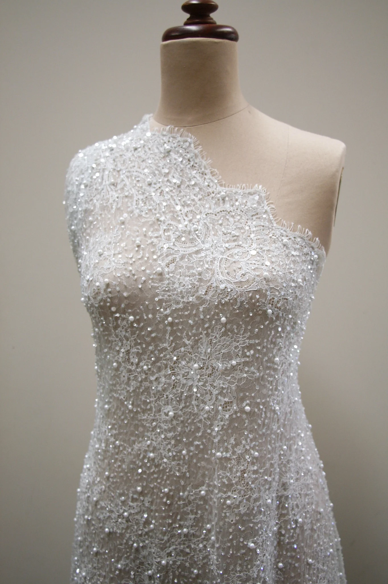Blanche Beaded Spa - Image 4