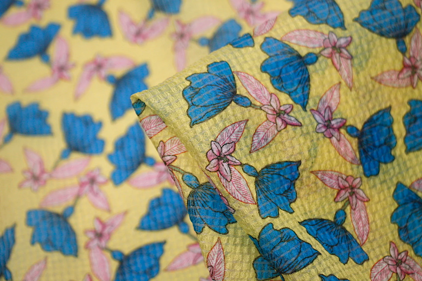 Blu On Lemon