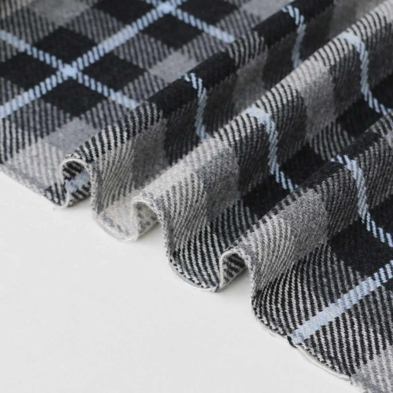 Blue Border Check - Image 4