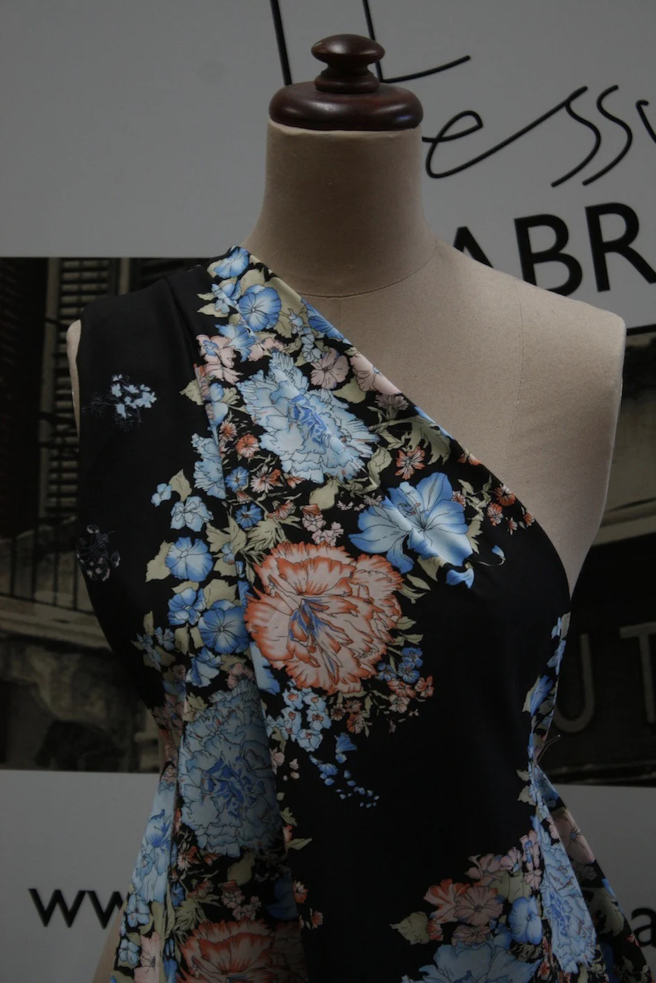 Blue Carnation Street - Image 5
