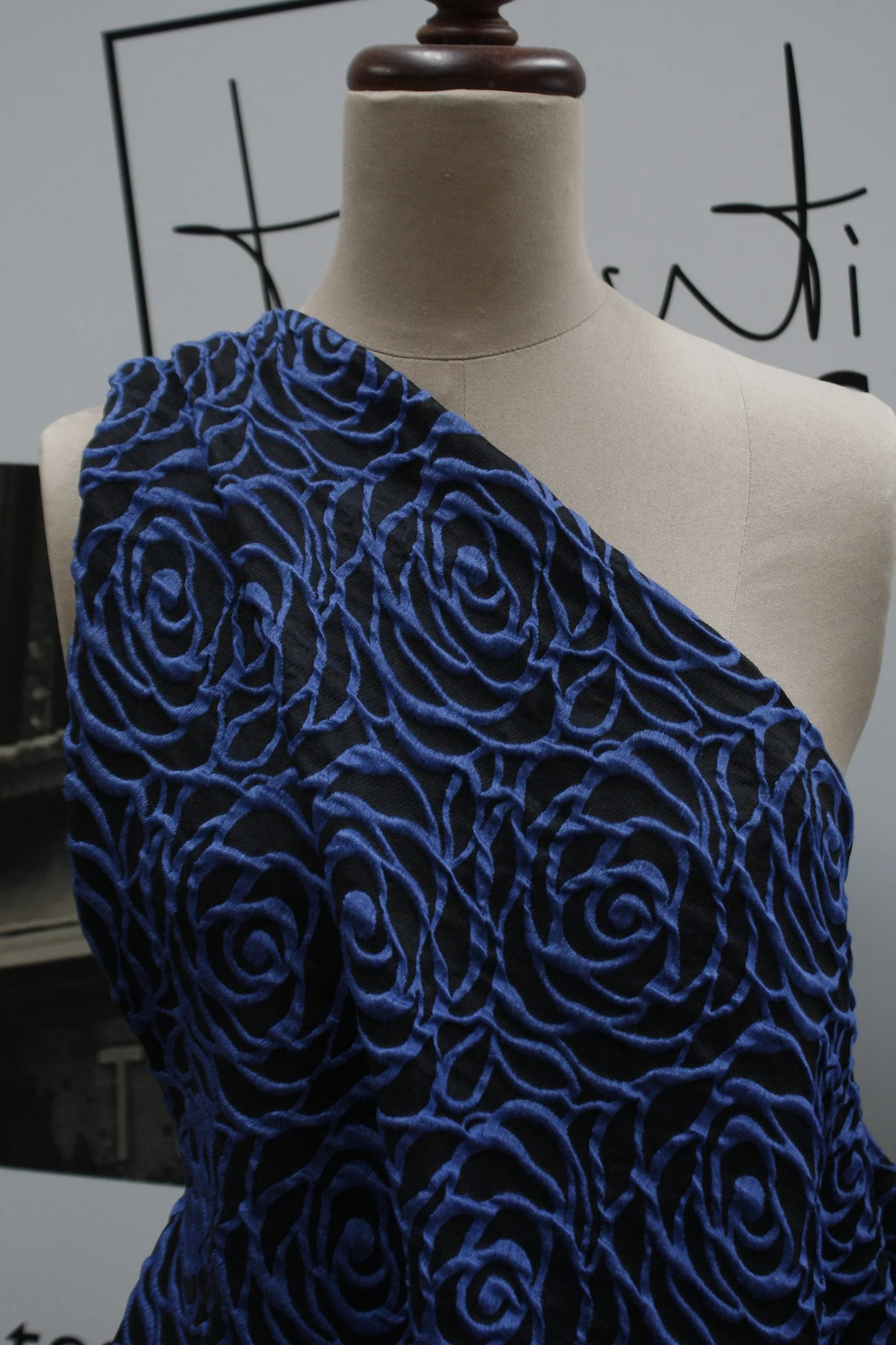 Blue Roses - Image 5