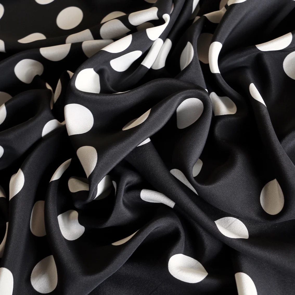 Bokeh Nero - Silk Crepe De Chine - Image 2