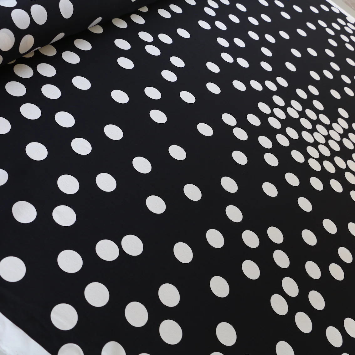 Bokeh Nero - Silk Crepe De Chine - Image 4