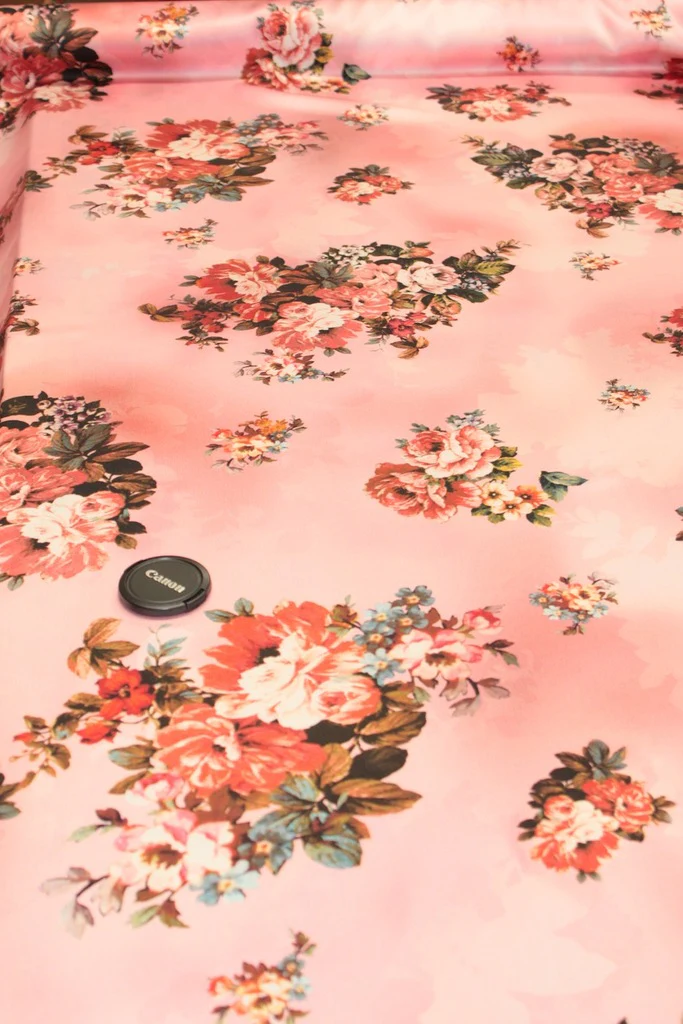 Bouquets On Pink - Image 2