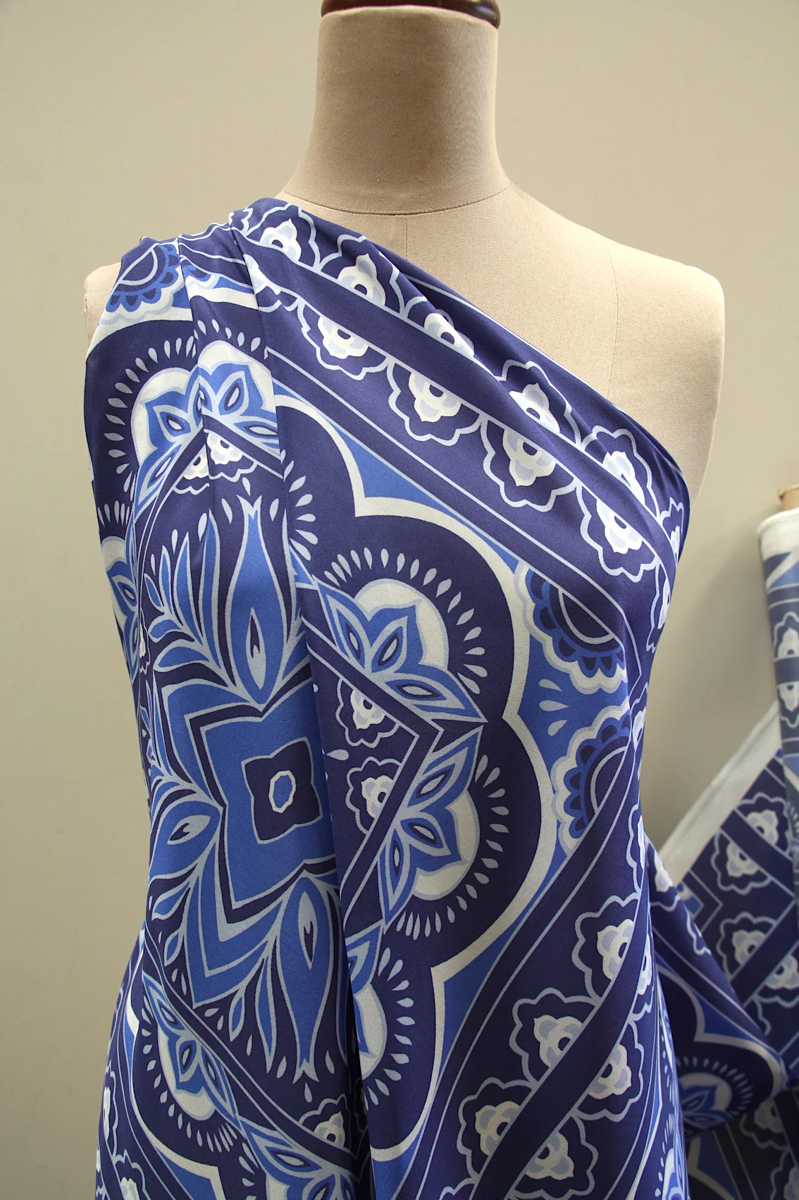 Boxed Art - Silk Crepe De Chine - Image 4
