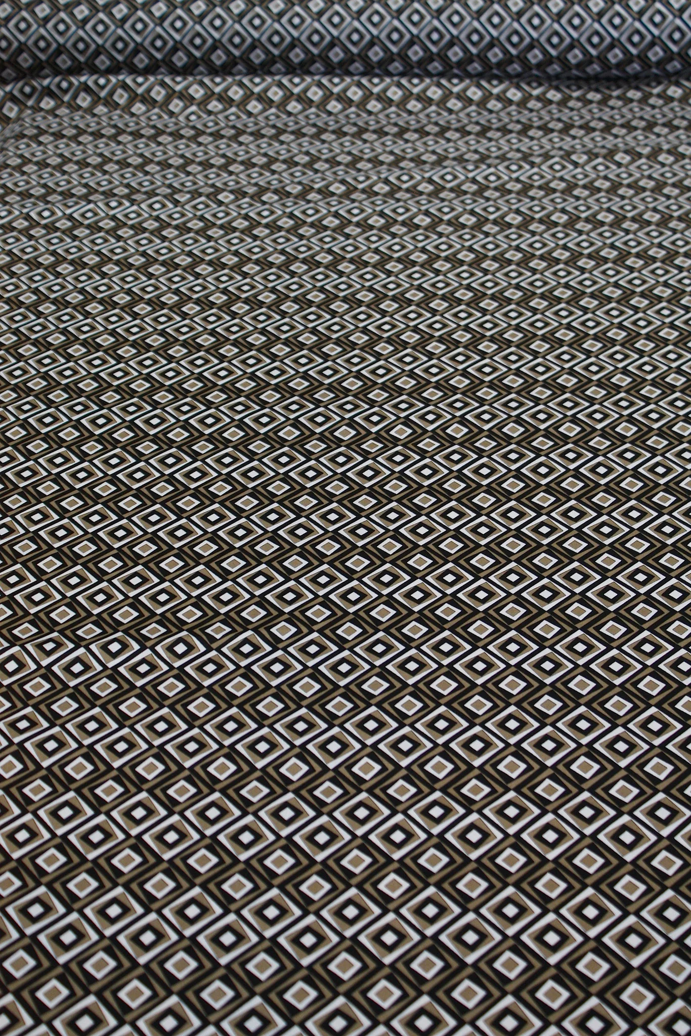 Boxed In - Image 4