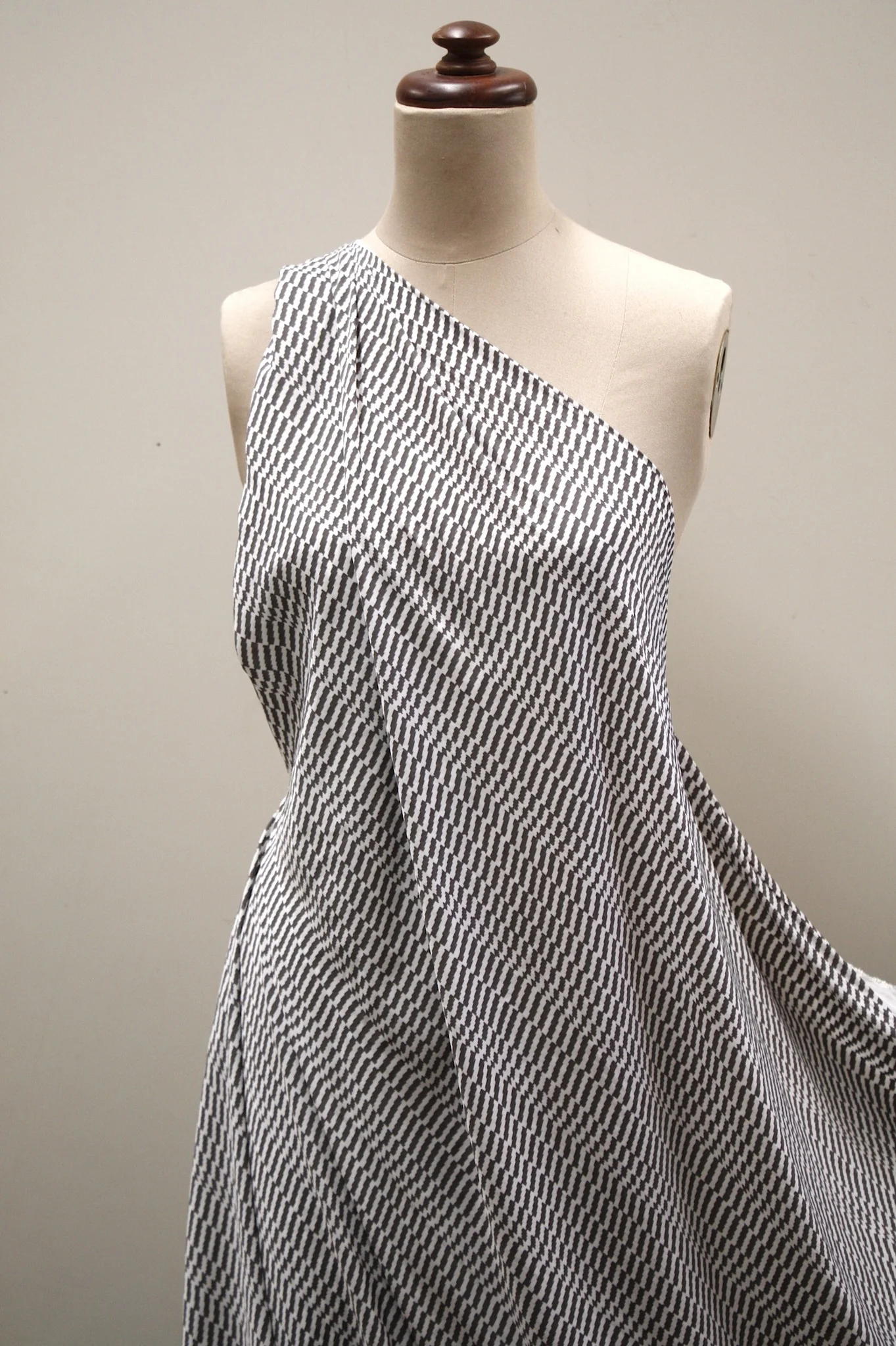 Braindrain In Grey - Image 5