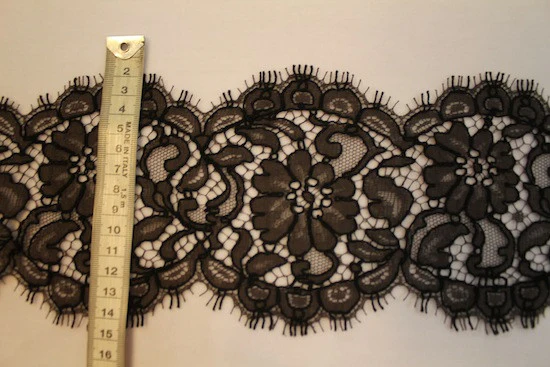 Bronze/Noir Corded Lace Trim - Image 3