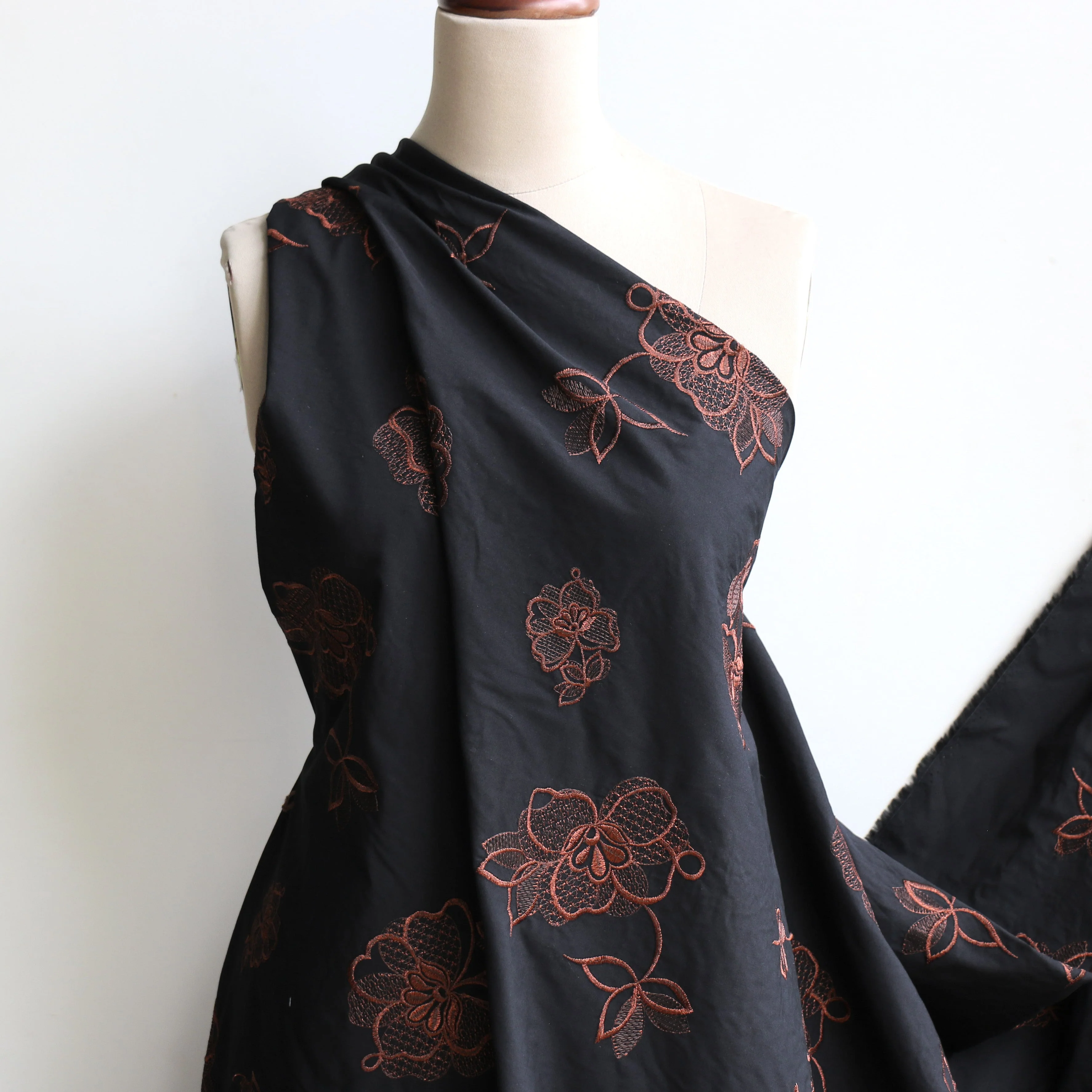 Brunella Rose - Embroidered Cotton - Image 5