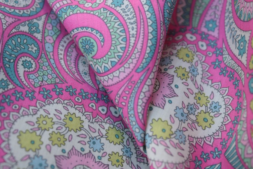 Busy Issie Pink - Tana Lawn - Image 3