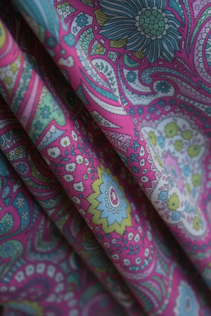 Busy Issie Pink - Tana Lawn - Image 4