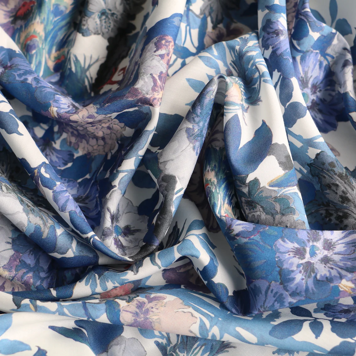 Camberwell Peacock White Liberty Tana Lawn™ - Image 2
