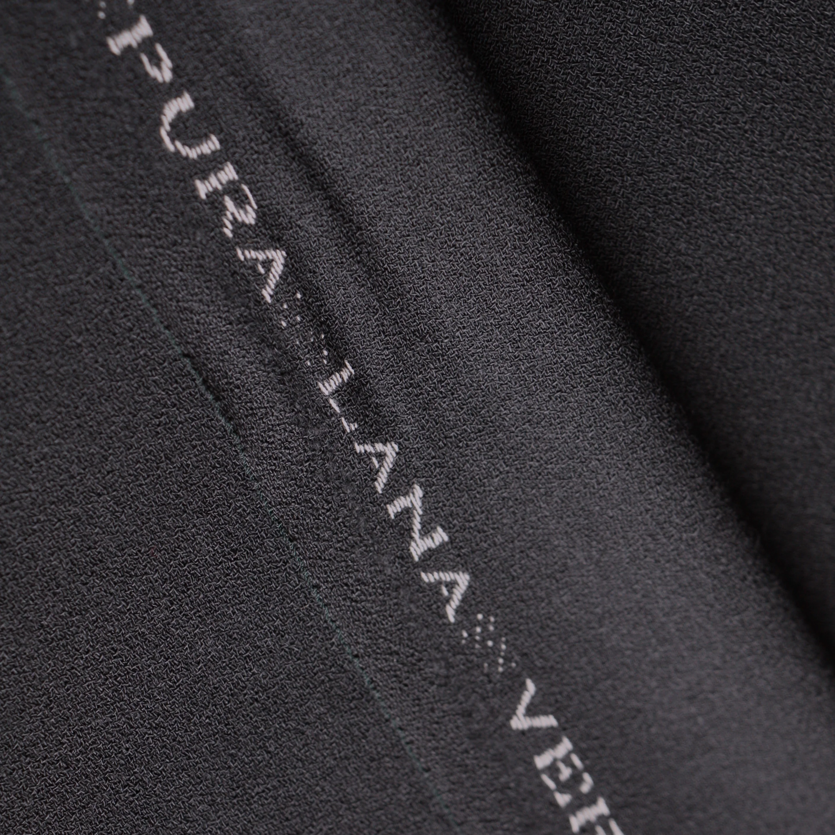 Carbone Motiv Crepe - Image 4