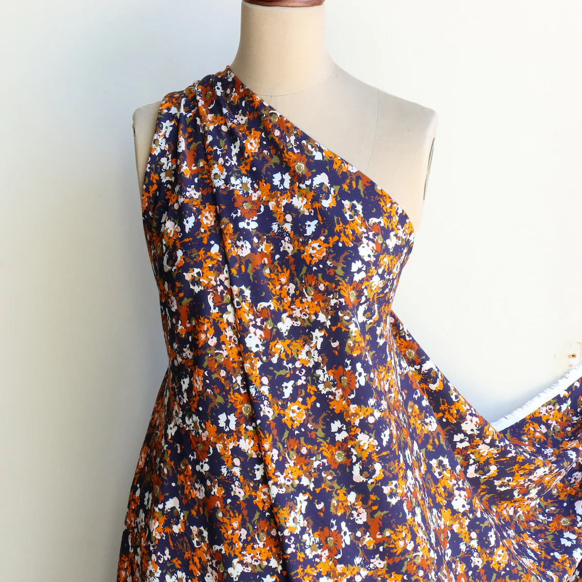 Cass Floral Viscose - Image 5