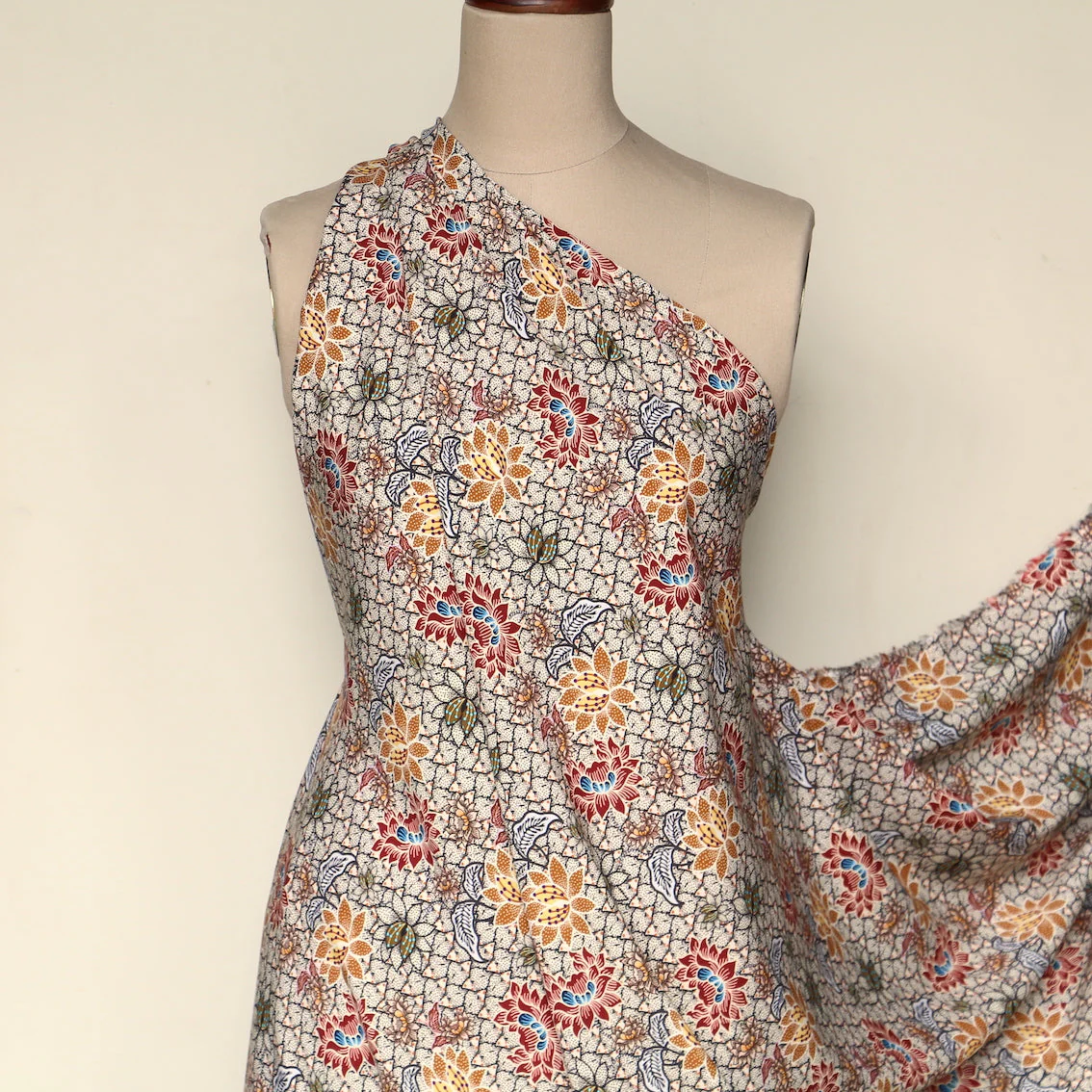 Cassie Cream Viscose Poplin - Image 6